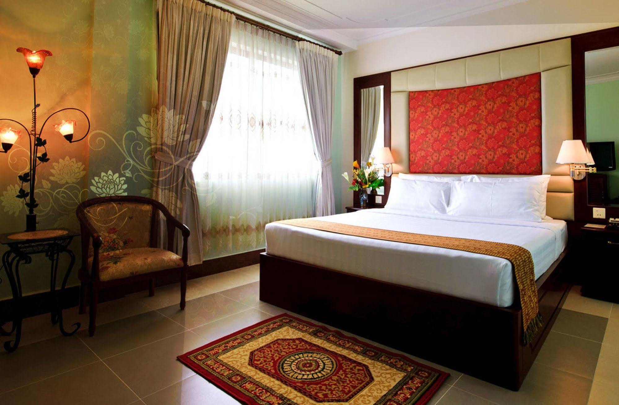 Hotel Luxury World Phnom Penh Zewnętrze zdjęcie